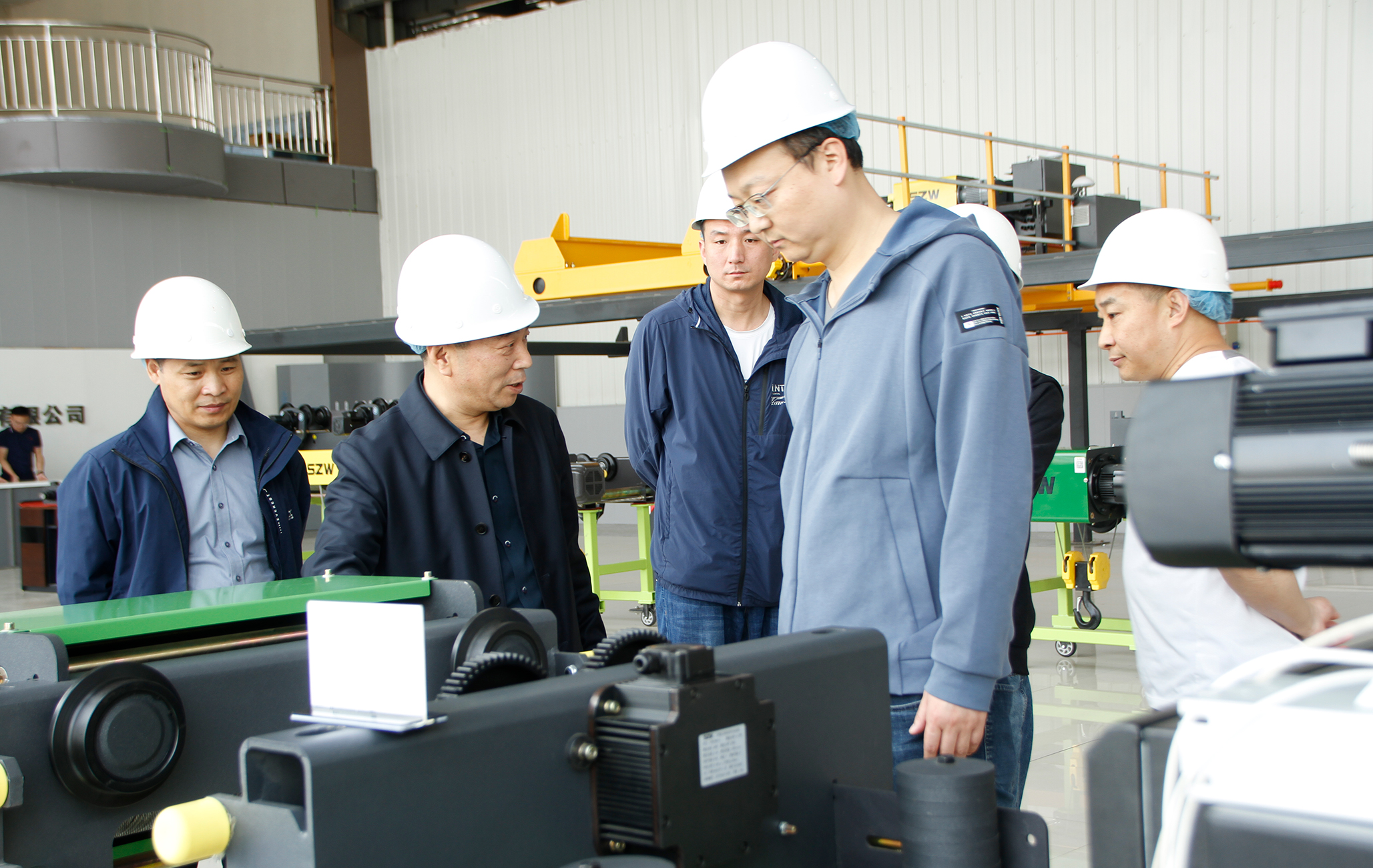 熱烈歡迎陜西重型汽車有限公司領導，中國汽車工業工程有限公司領導一行蒞臨東起集團參觀考察！